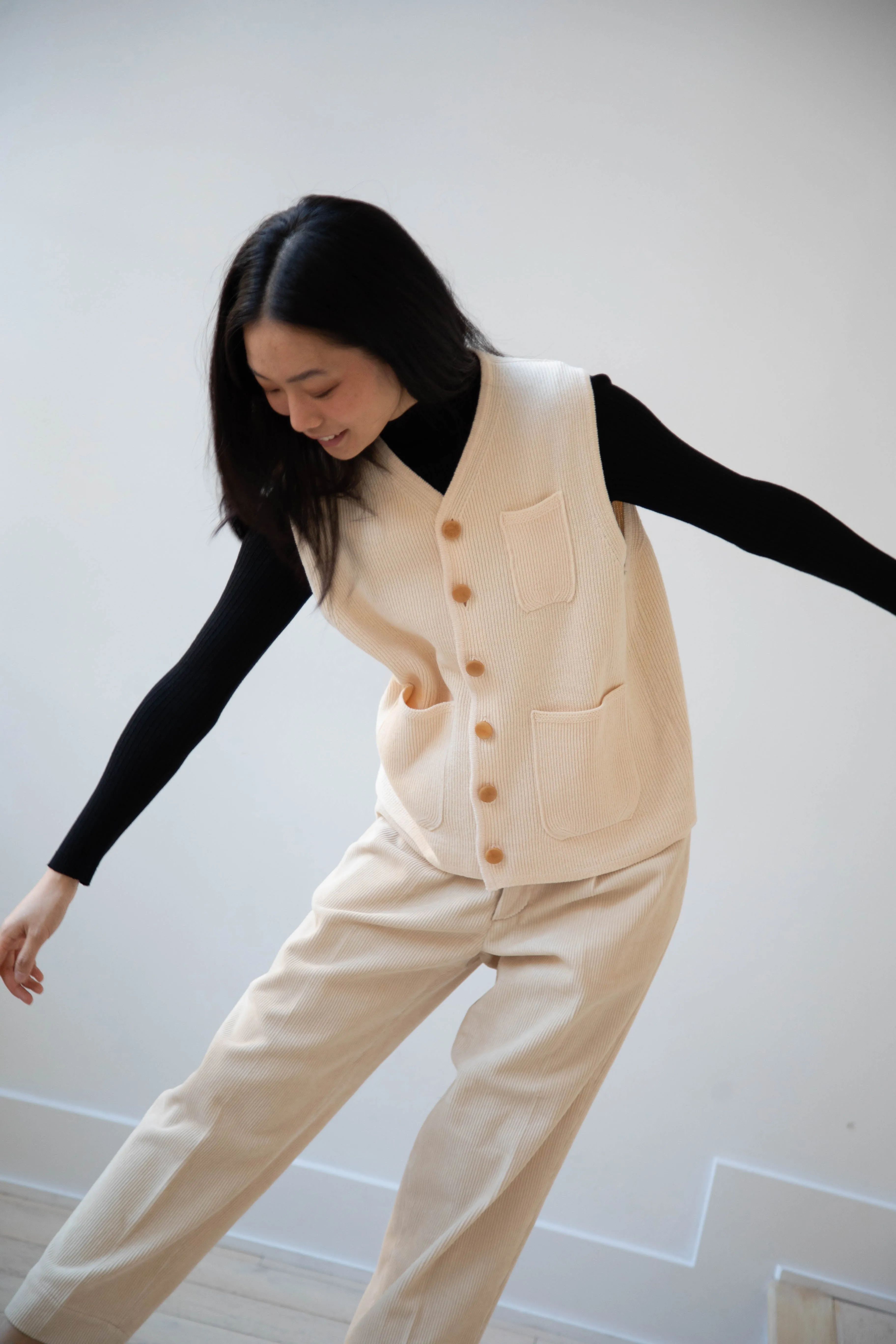Aseedonclöud | Tea Garden Knit Vest in Beige