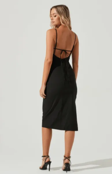 ASTR Armona Square Neck Ruched Midi Dress in Black