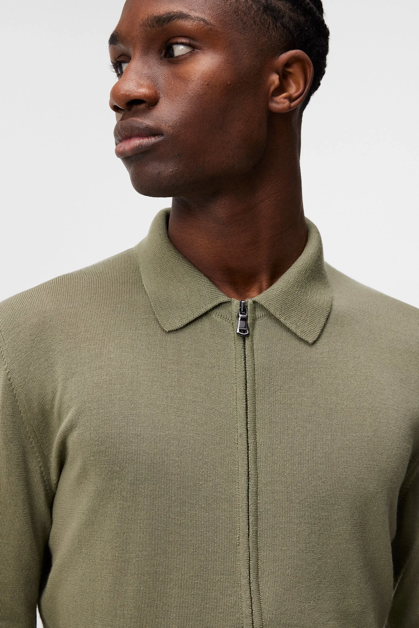 Nyle Light Merino Zip Cardigan / Oil Green